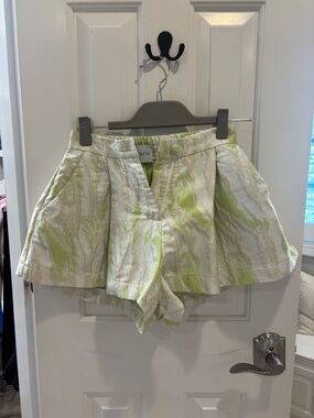 Green Jacquard Hemline Shorts